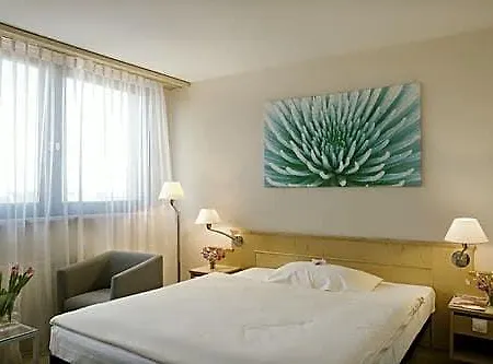 The Hague - By Ihg フォールブルフ