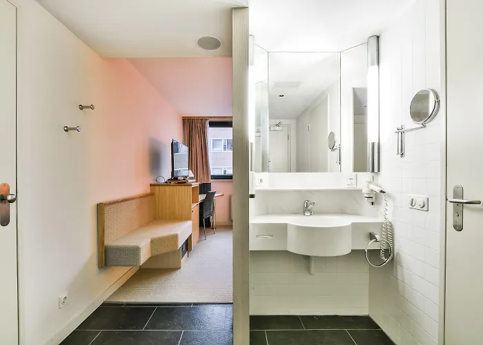 Hotel The Hague - By Ihg Voorburg