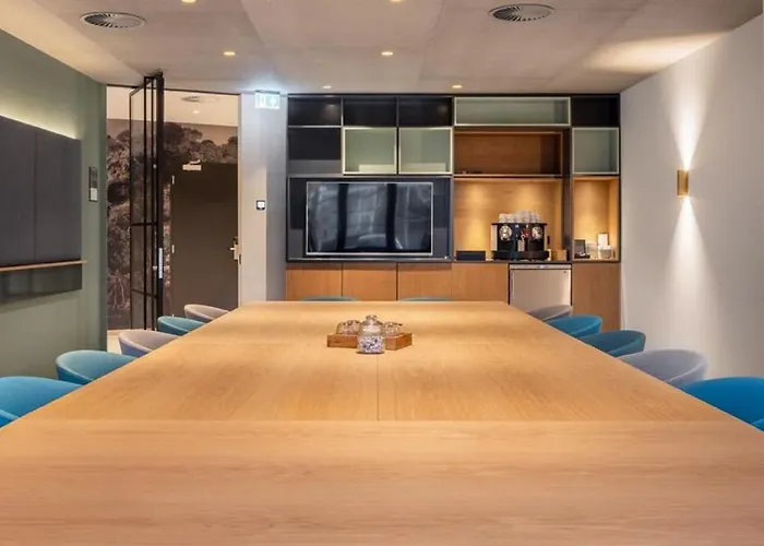 Отель The Hague - By Ihg 4*